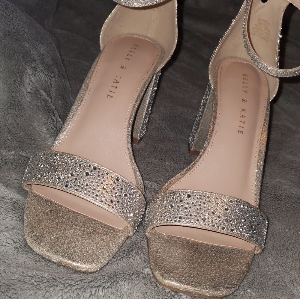 Kelly & Katie dress heels 👠😍💕